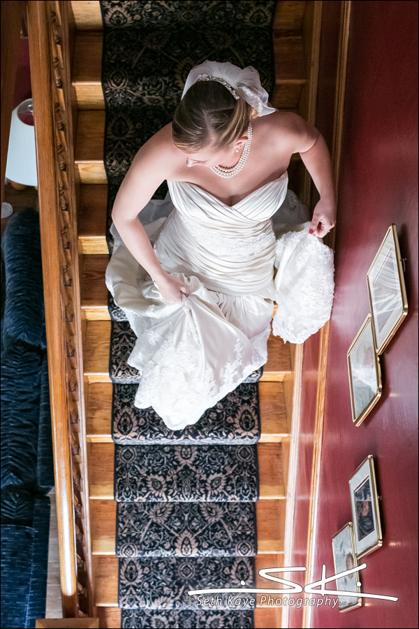 bride leaving for ceremony
