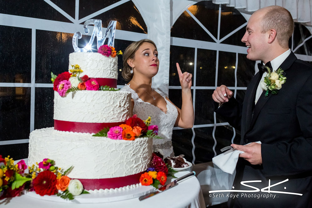 funny moment during the cake cutting